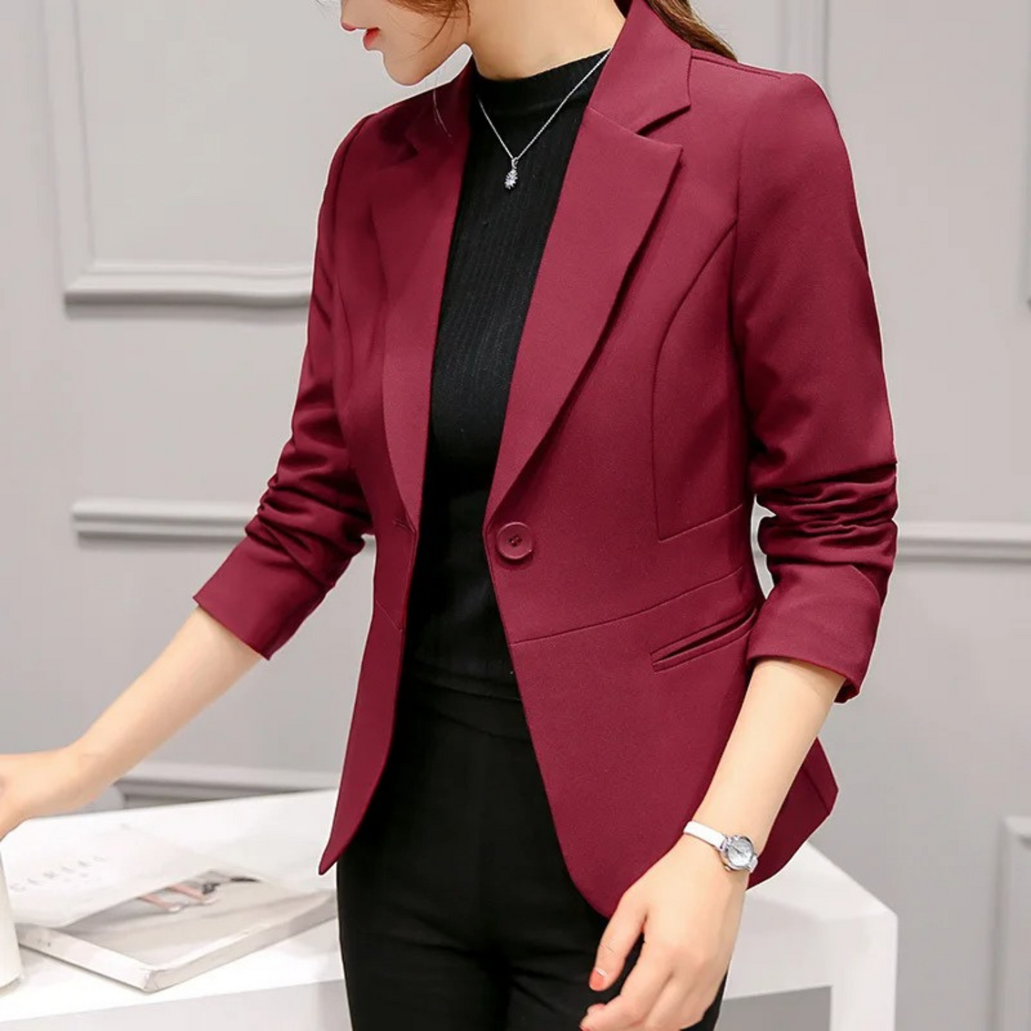 ModeGeist | Schöner Slim Damenblazer mit Taschen