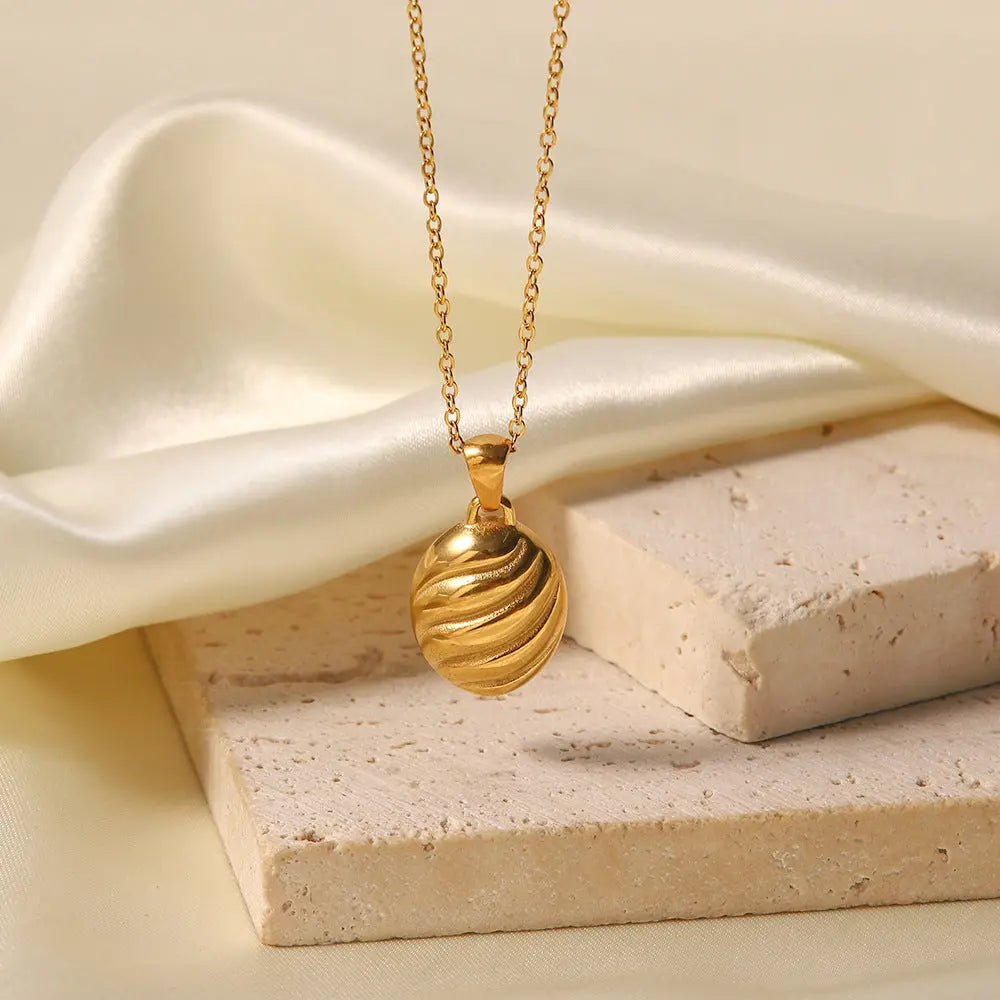 Moderne Eleganz: Inge 18K vergoldete Spiralhalskette
 - Krohn-e