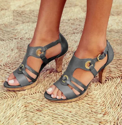 Mary: bequeme Sandalen mit Absatz