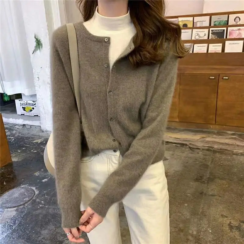 ModeGeist | Gemütliche Strickjacke mit Öffnung Vorne
