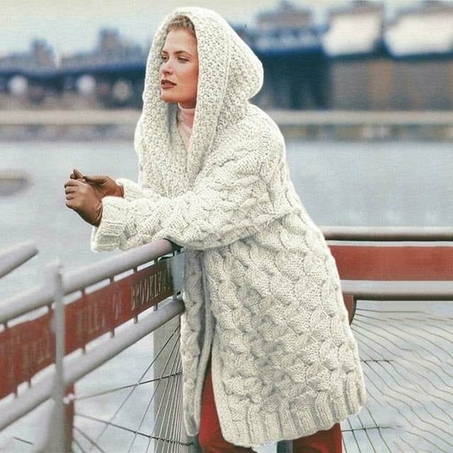 ModeGeist | Langer Strickjacke mit Kapuze