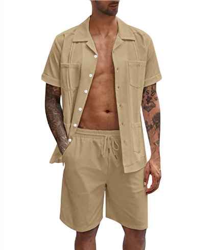 Sommer-Outfit für Herren: Shirt und kurze Hose – Ozi