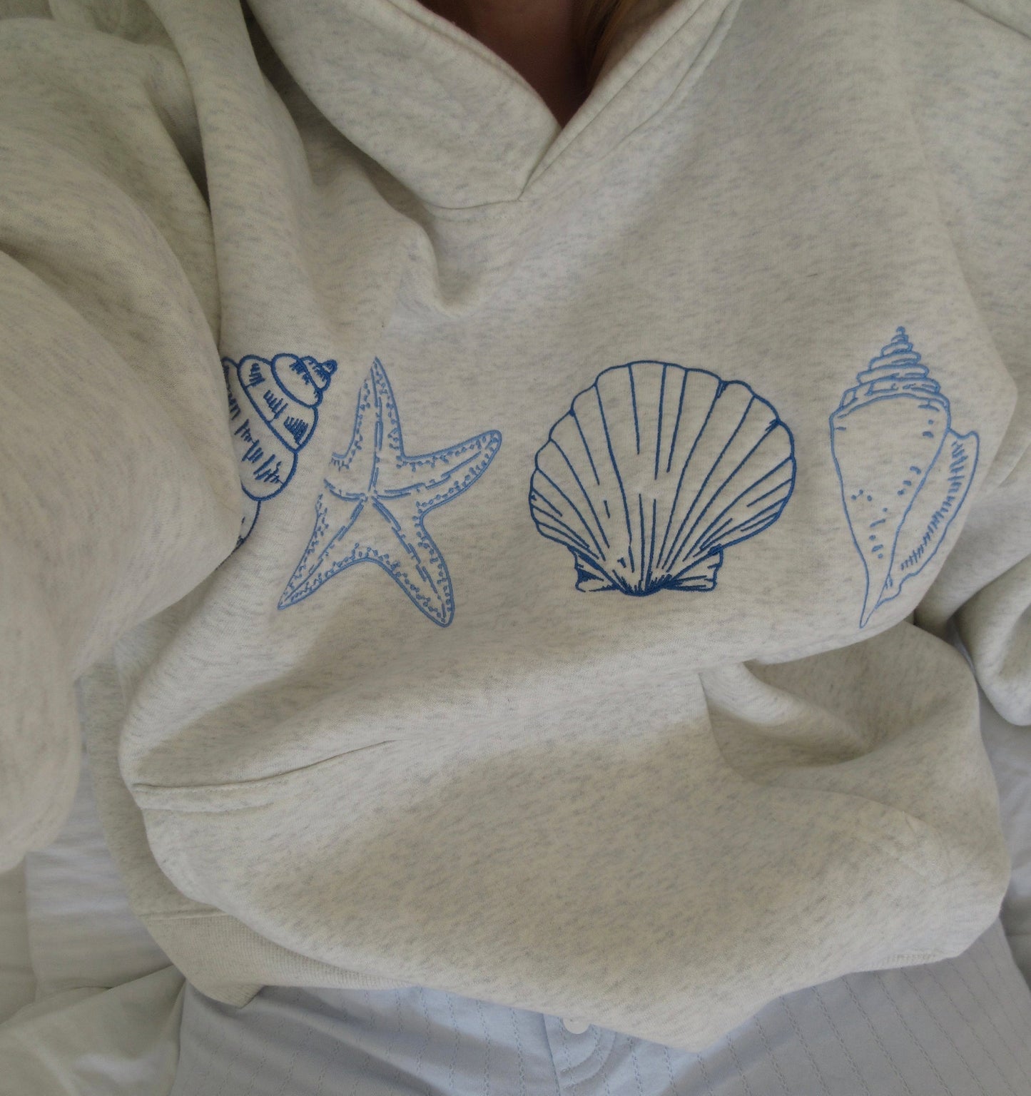 Frauen Kapuzenpullover mit Muscheldruck von Fudus