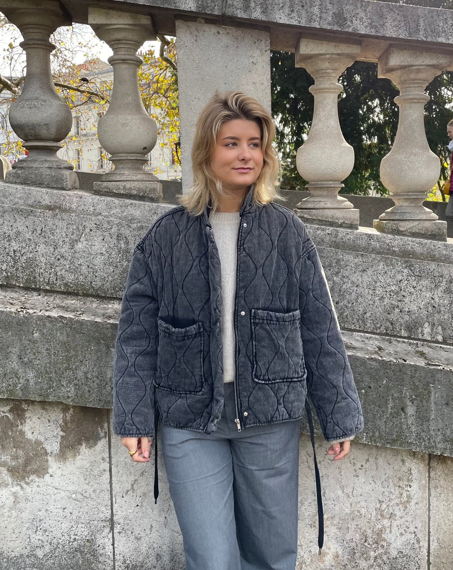 Graue Jacke