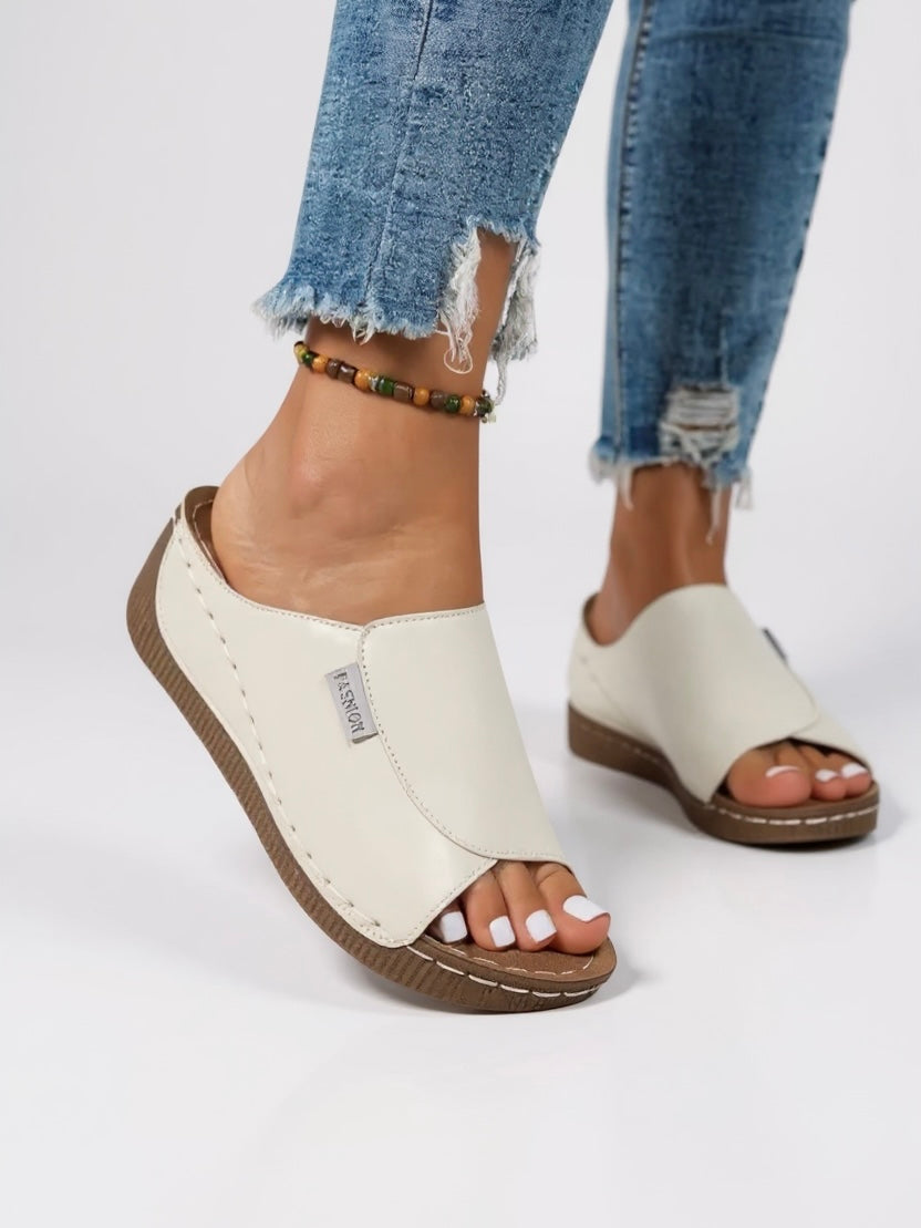 MODEGEIST Damen Plateau Slides Gepolstert Slip-On Minimalistisch