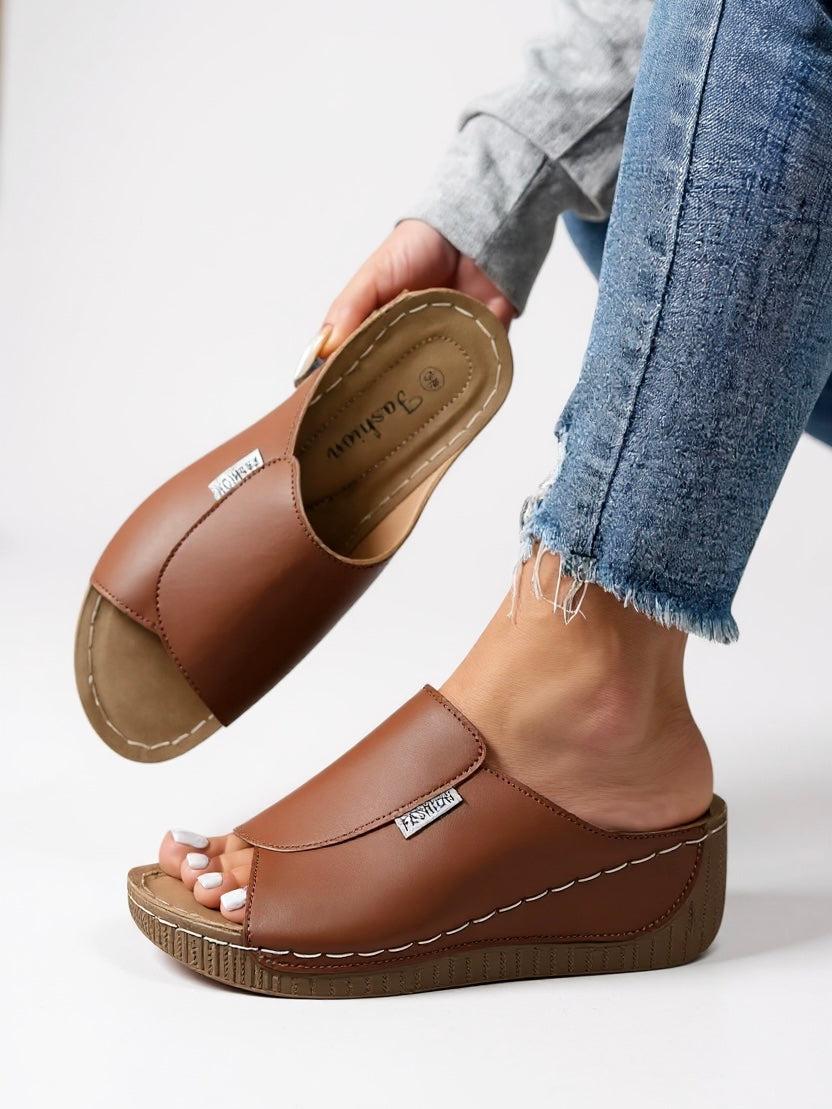MODEGEIST Damen Plateau Slides Gepolstert Slip-On Minimalistisch