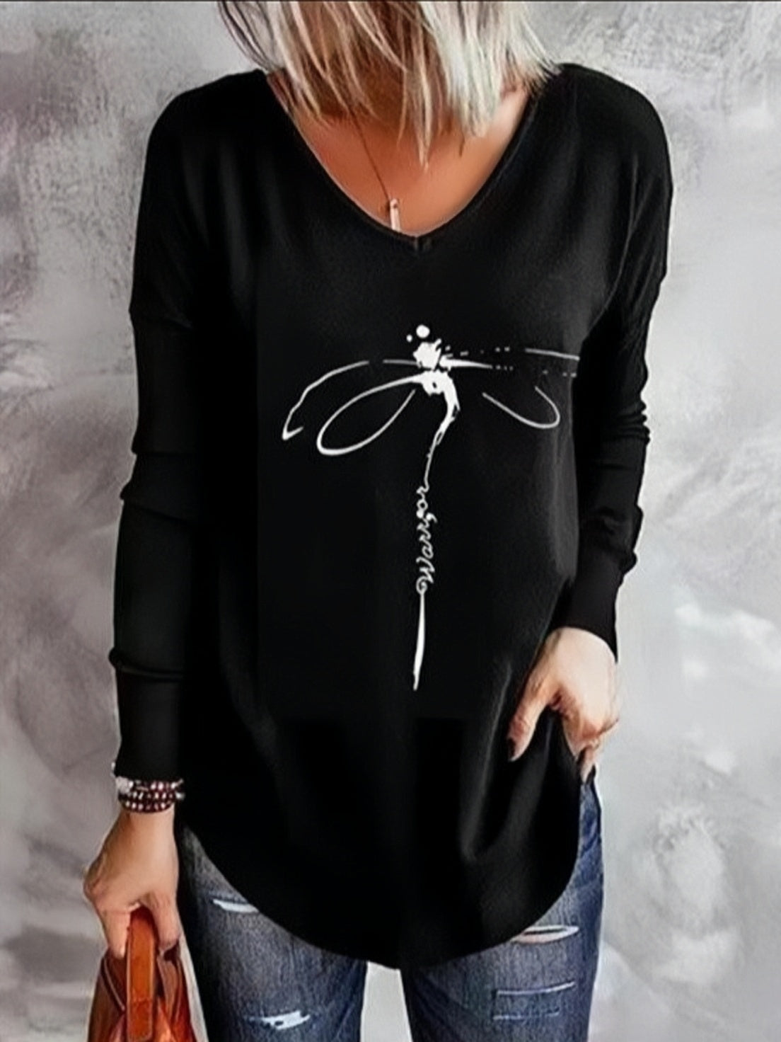MODEGEIST | Elegantly Simple Sweater for Understated Elegance