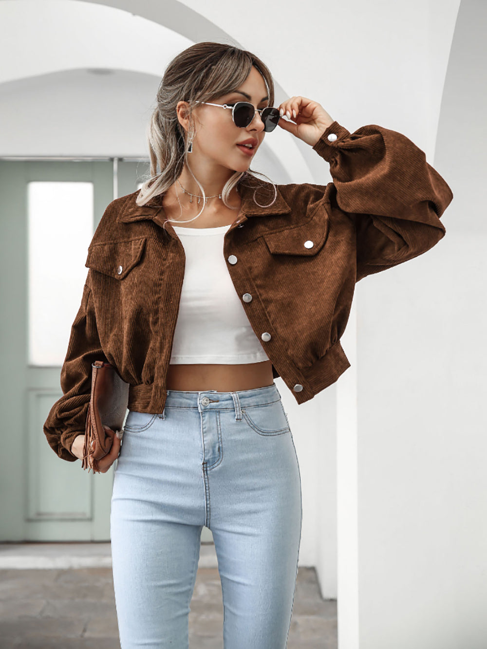 ModeGeist | Kurze Corduroy Jacke Baumwollmischung Trendy und Lässig