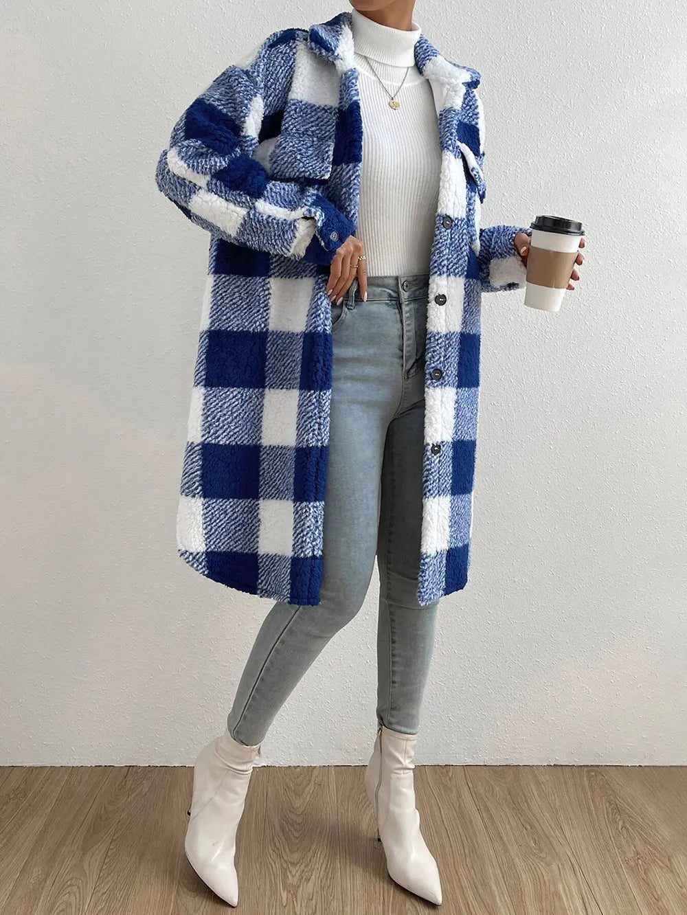 ModeGeist | Gemütlicher Damen Teddy Fleece Mantel Langes Karomuster für Den Winter
