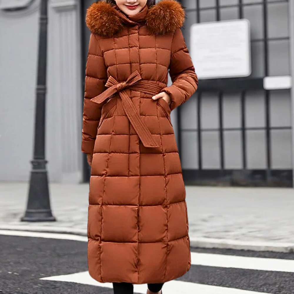 ModeGeist | gesteppte Jacke - stilvolle Winteroutwear für Damen mit Kunstpelzkapuze