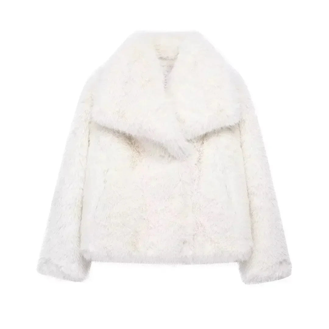 ModeGeist | Opulente Daunenjacke für Damen
