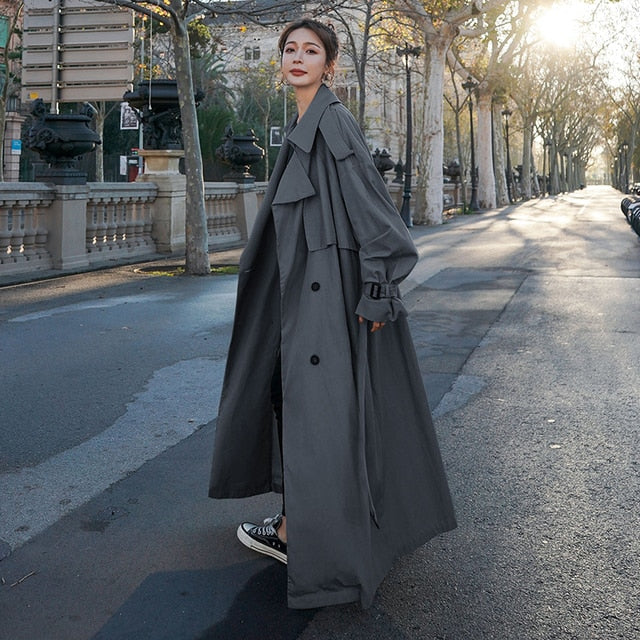 Elegantes, locker geschnittenes Olga Trenchcoat