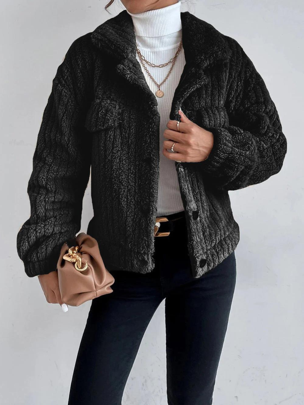 Leila: Damen-Plüschjacke in Übergröße