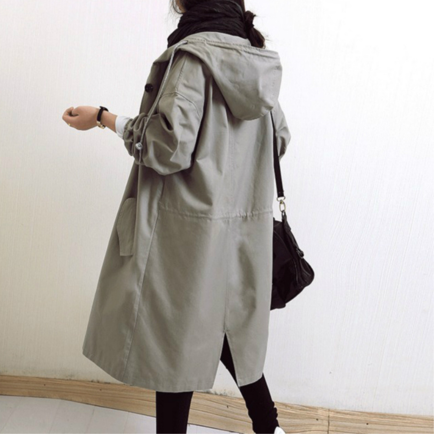 ModeGeist | Langer Damen-Trenchcoat mit Kapuze