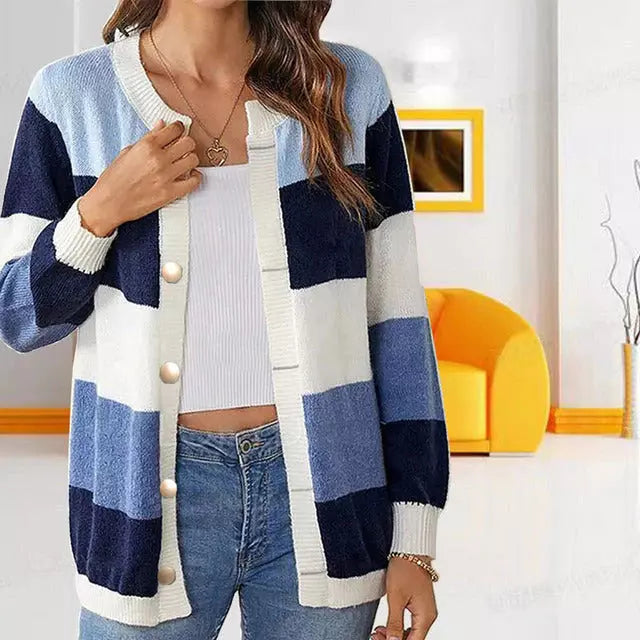 ModeGeist | Gestreifte Strickjacke mit Sanften Farbtönen