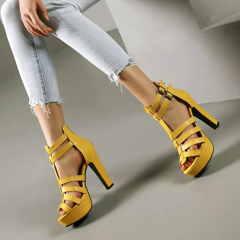 MODEGEIST Damen Platform-Sandalen Wide Fit Verstellbare Riemen Gepolsterte Innensohle