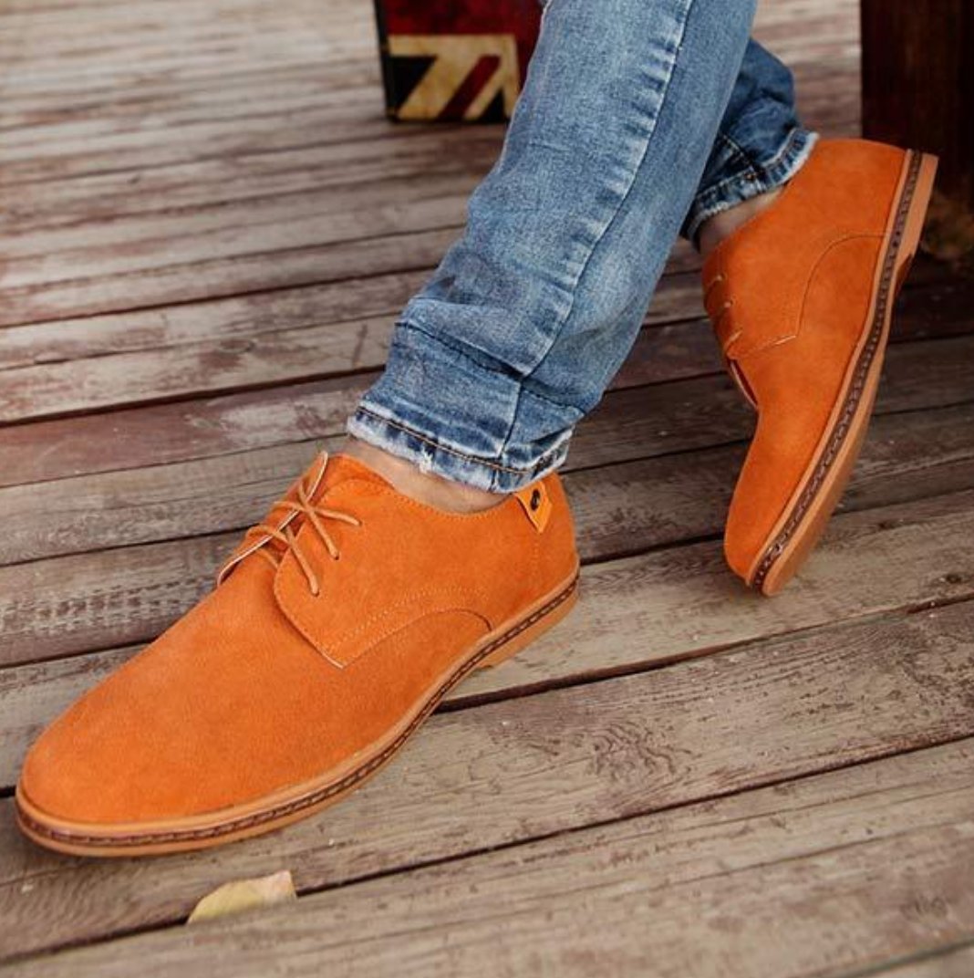 Herrenschuhe aus Wildleder im Derby-Stil