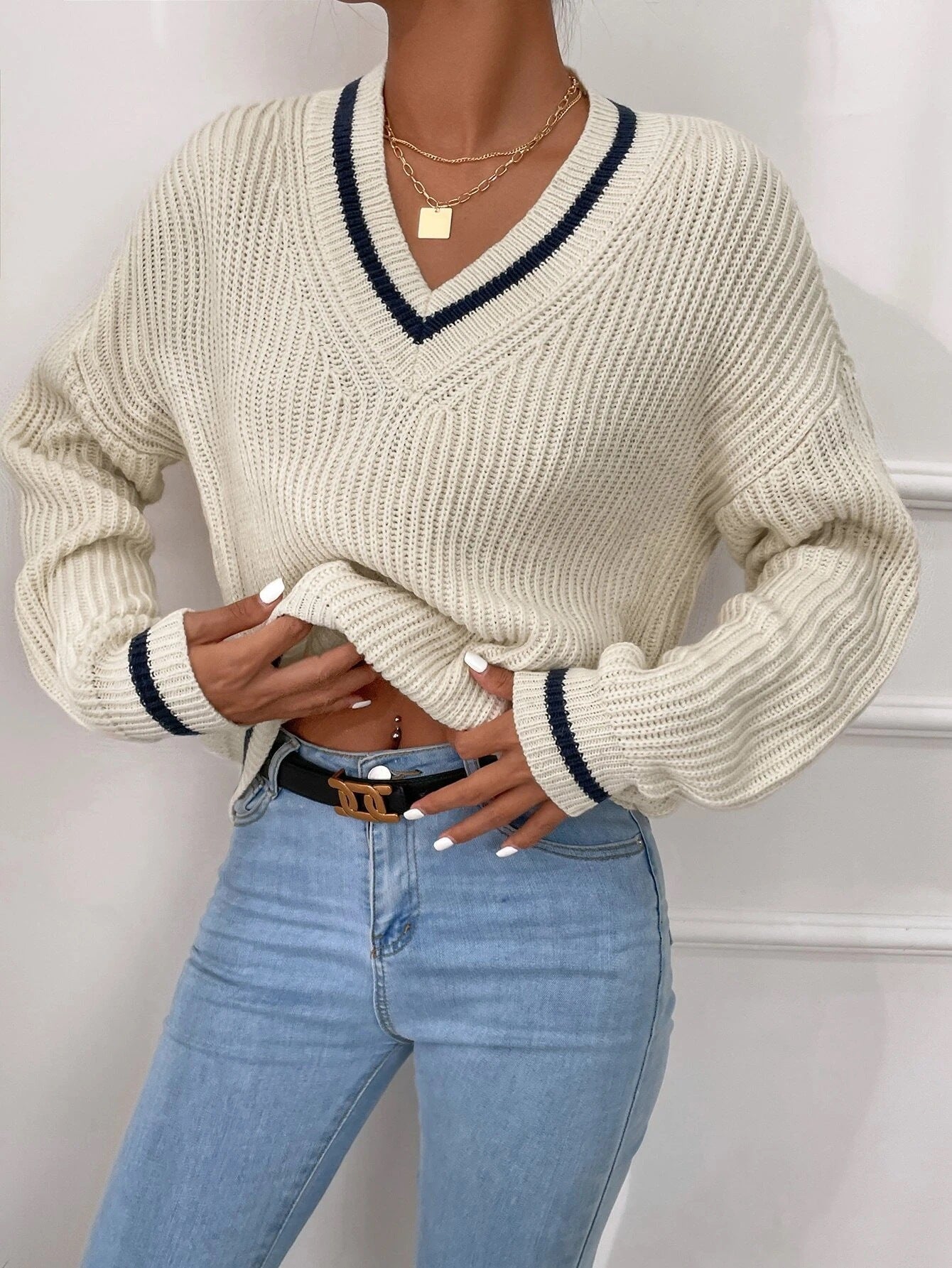 ModeGeist | Pullover mit V-Ausschnitt und Patchwork