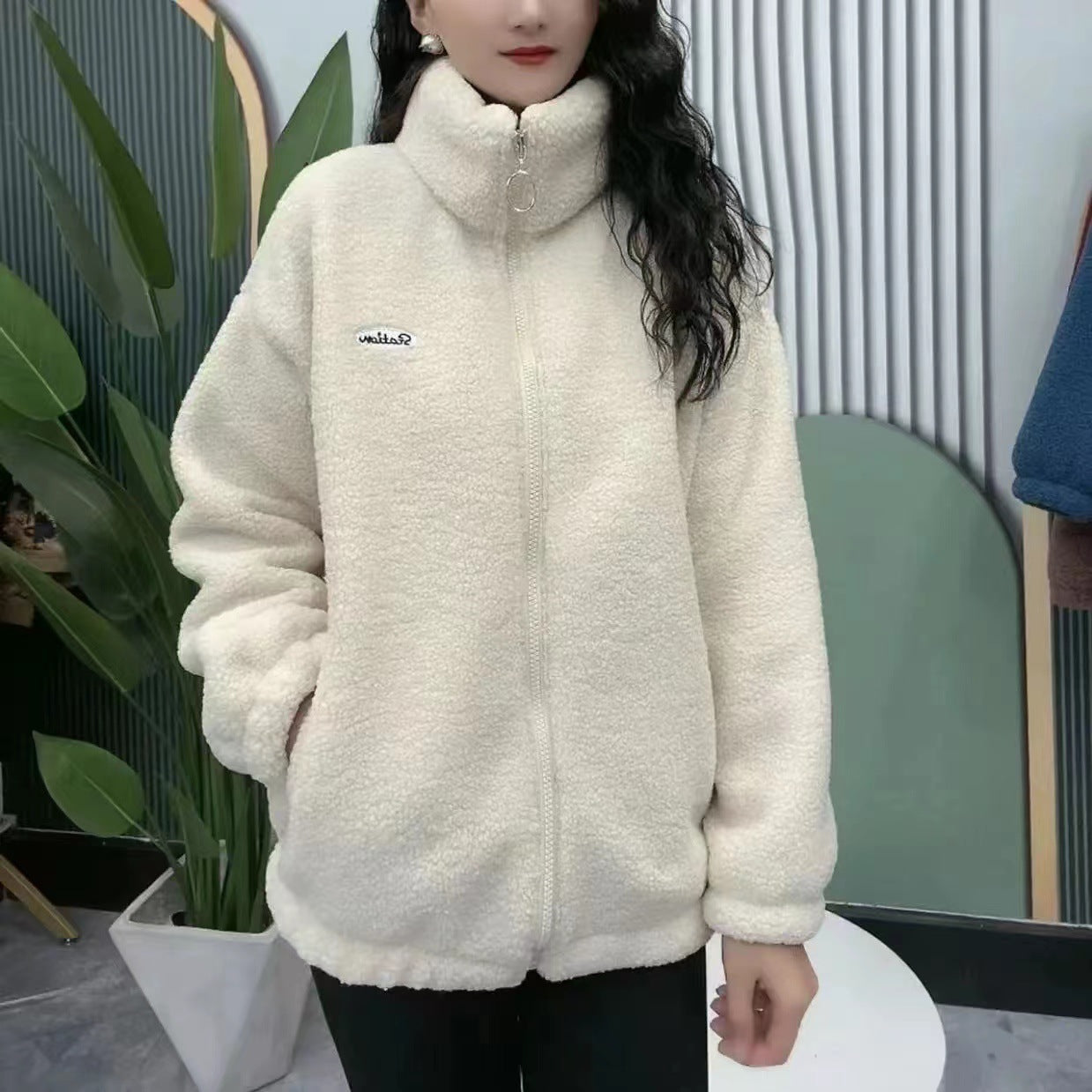 ModeGeist | Lockere Passform Teddyjacke mit Fallenschulter