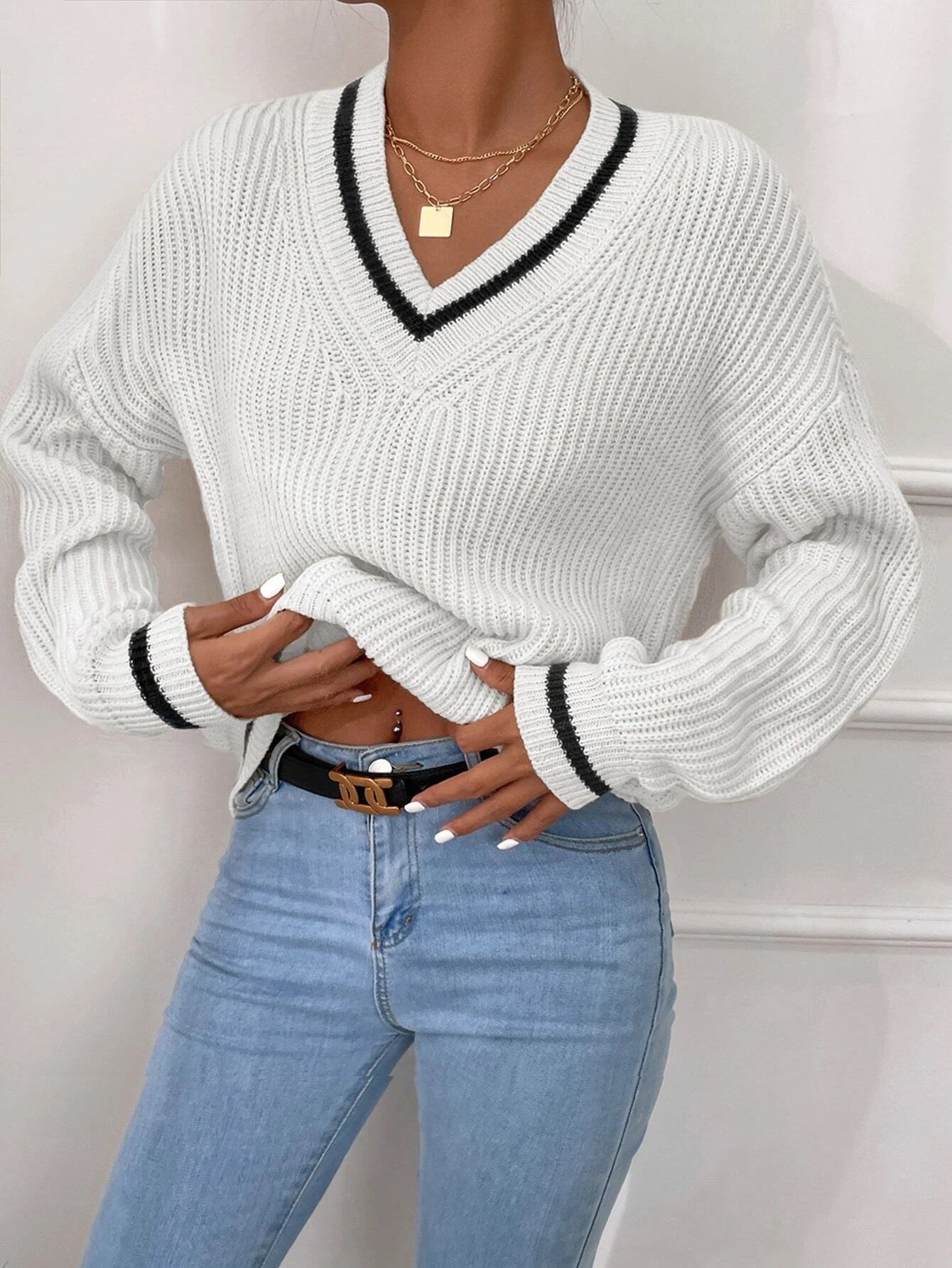 ModeGeist | Pullover mit V-Ausschnitt und Patchwork