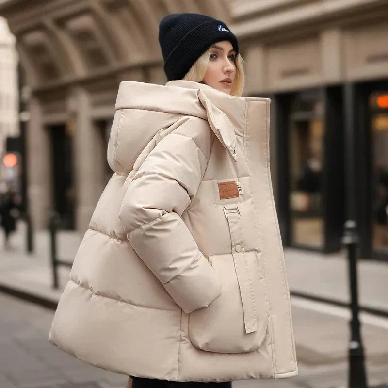 ModeGeist | Stilvolle Damen Pufferjacke mit Kapuze