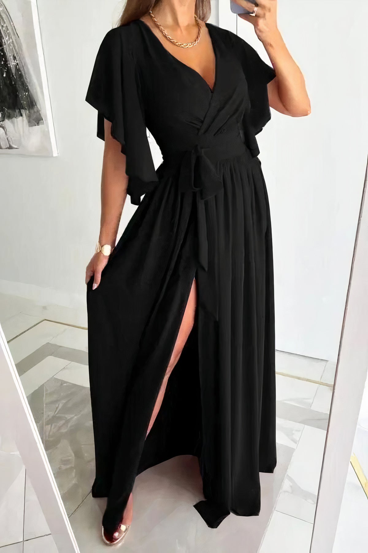 Schickes Kleid mit V-Ausschnitt und Schlitz - Naomi