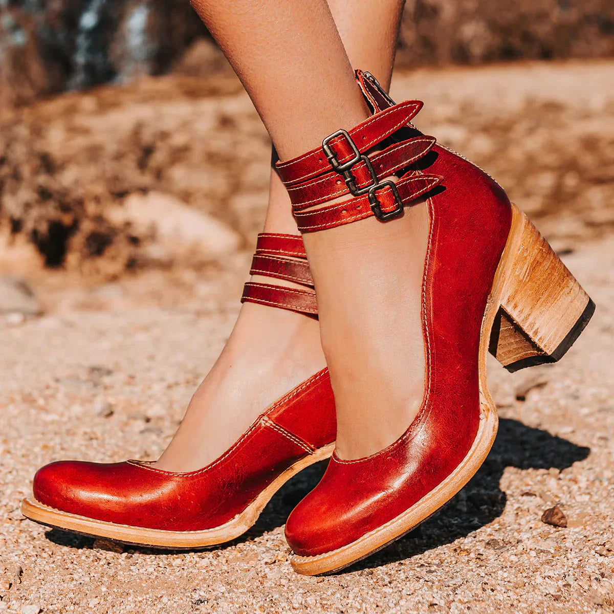 Elegante Pumps mit Knöchelriemen - Neda