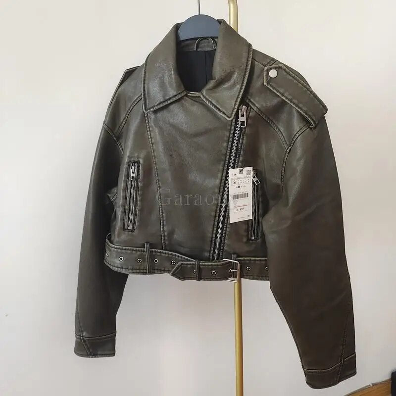 ModeGeist | Modische Damen Jacken Serie