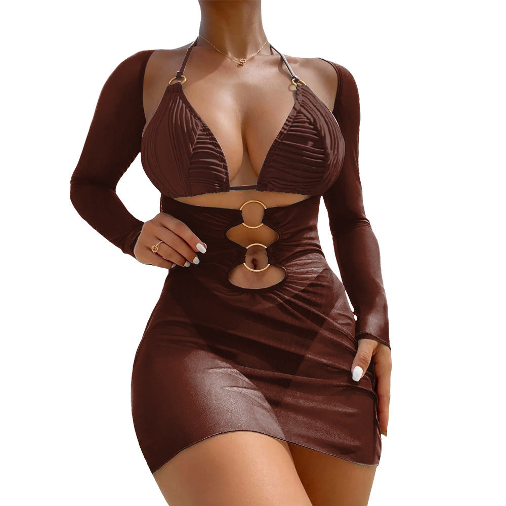 Kurzes Damenkleid mit Ausschnitten und langen Ärmeln, modisch