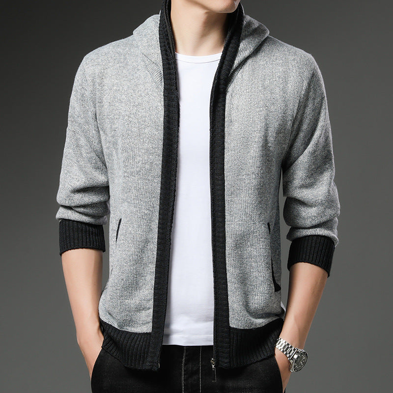 Herren Moderne Strickjacke mit Kapuze und schwarz-weißen Akzenten ModeGeist