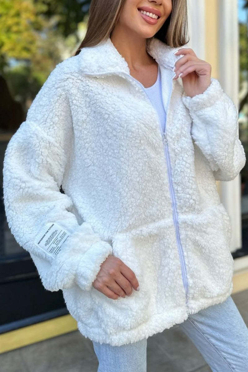 Damen Kuschelige Fleecejacke mit praktischen Taschen und hohen Kragen ModeGeist