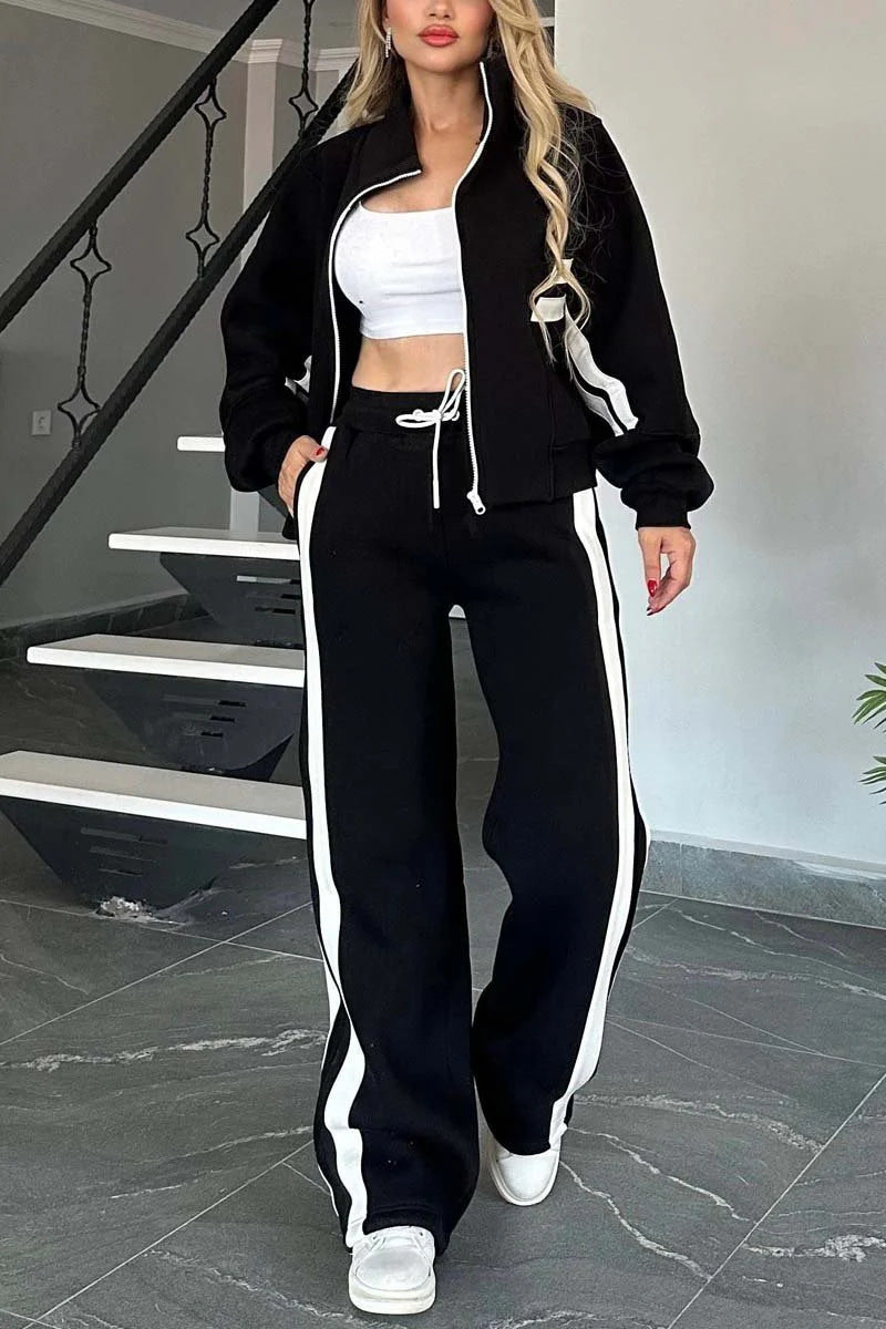 ModeGeist | Gestreifte Zip up Cropped Sweatshirtjacke und Sporthose Zwei Teile Satz
