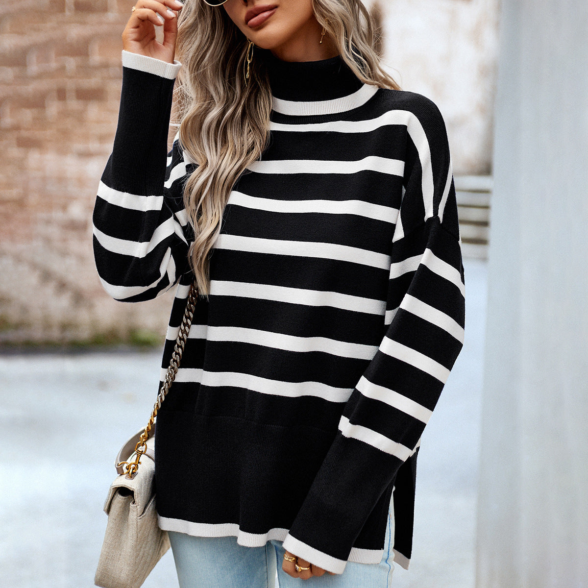 ModeGeist | Gestreifter Rollkragen-Winterpullover