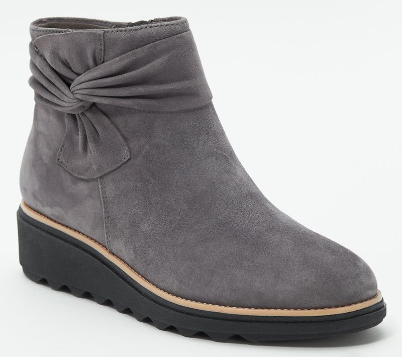 Damen Wedge-Stiefeletten mit geschmackvollem Falten-Design und rutschfester Sohle ModeGeist