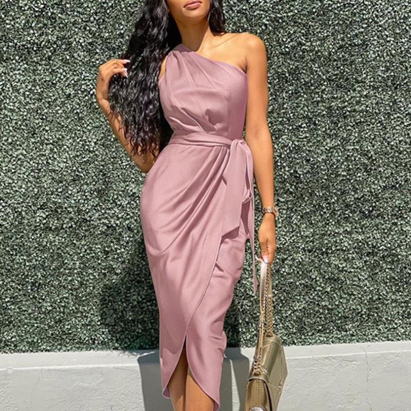 Asymmetrisches Damen-Midi-Kleid mit Gürtel von MODEGEIST