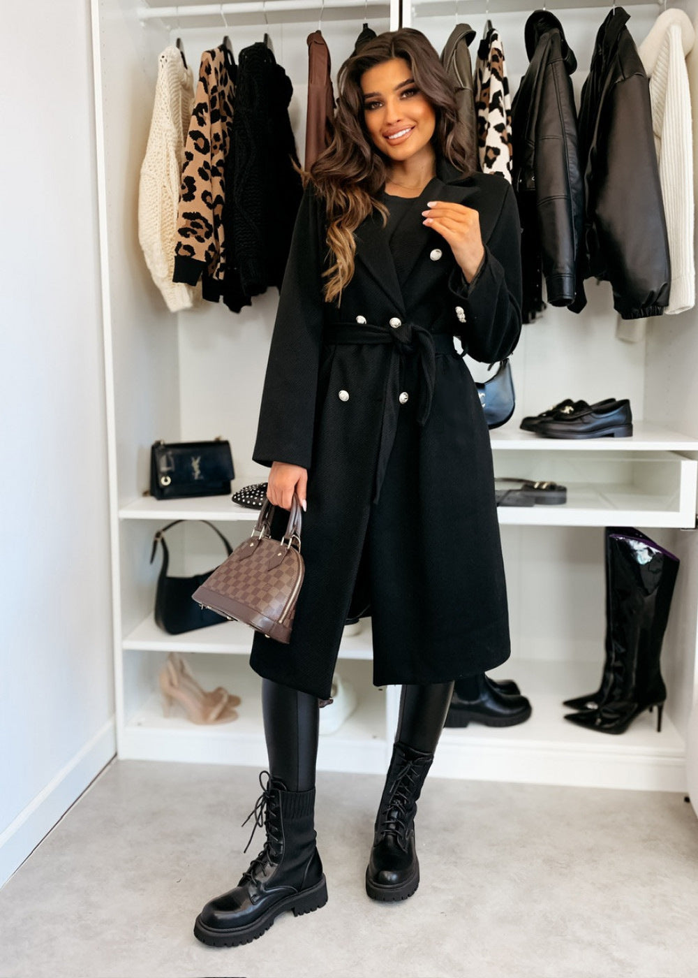 Damen Eleganter Trenchcoat mit taillierbarem Gürtel und Doppelreiher ModeGeist