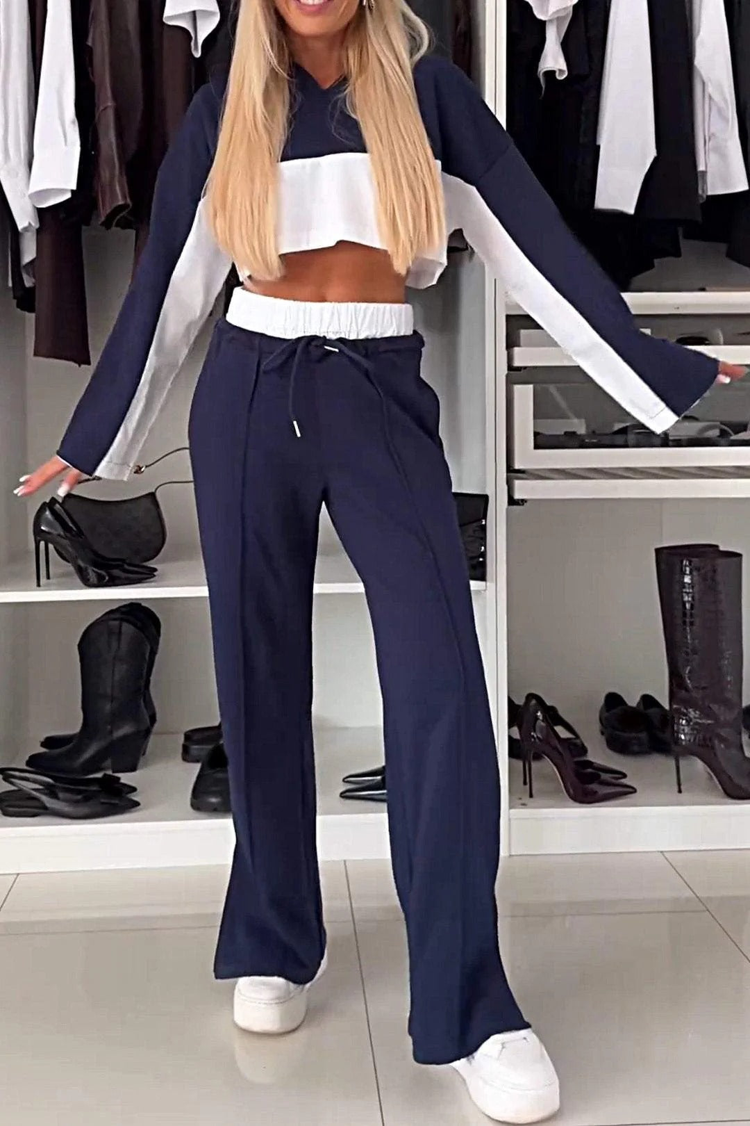 Damen Sportliches Set aus Hoodie und Relaxed Fit Jogginghose ModeGeist