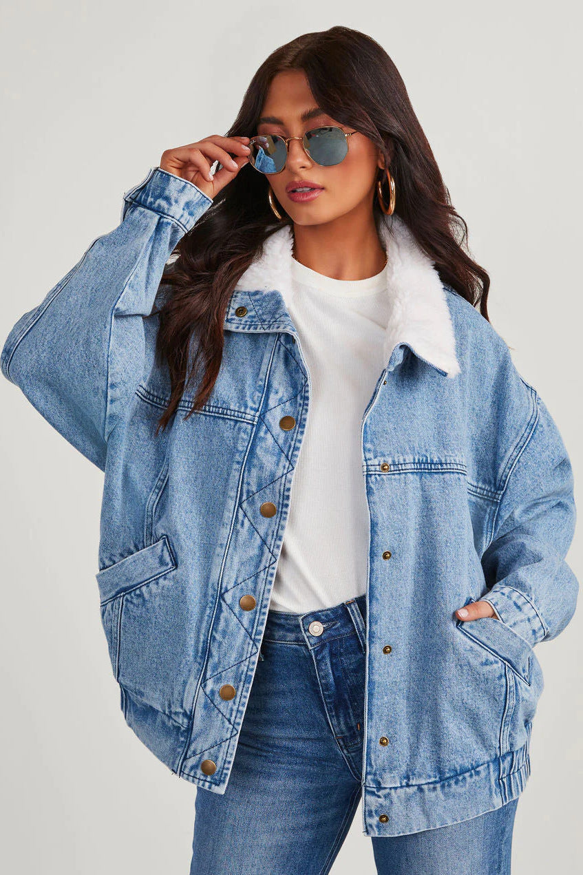 Jessike Damen Jeansjacke: Fleecekragen, moderner Schnitt