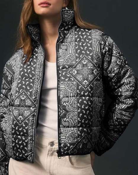 Damen modische Steppjacke mit Paisleymuster ModeGeist
