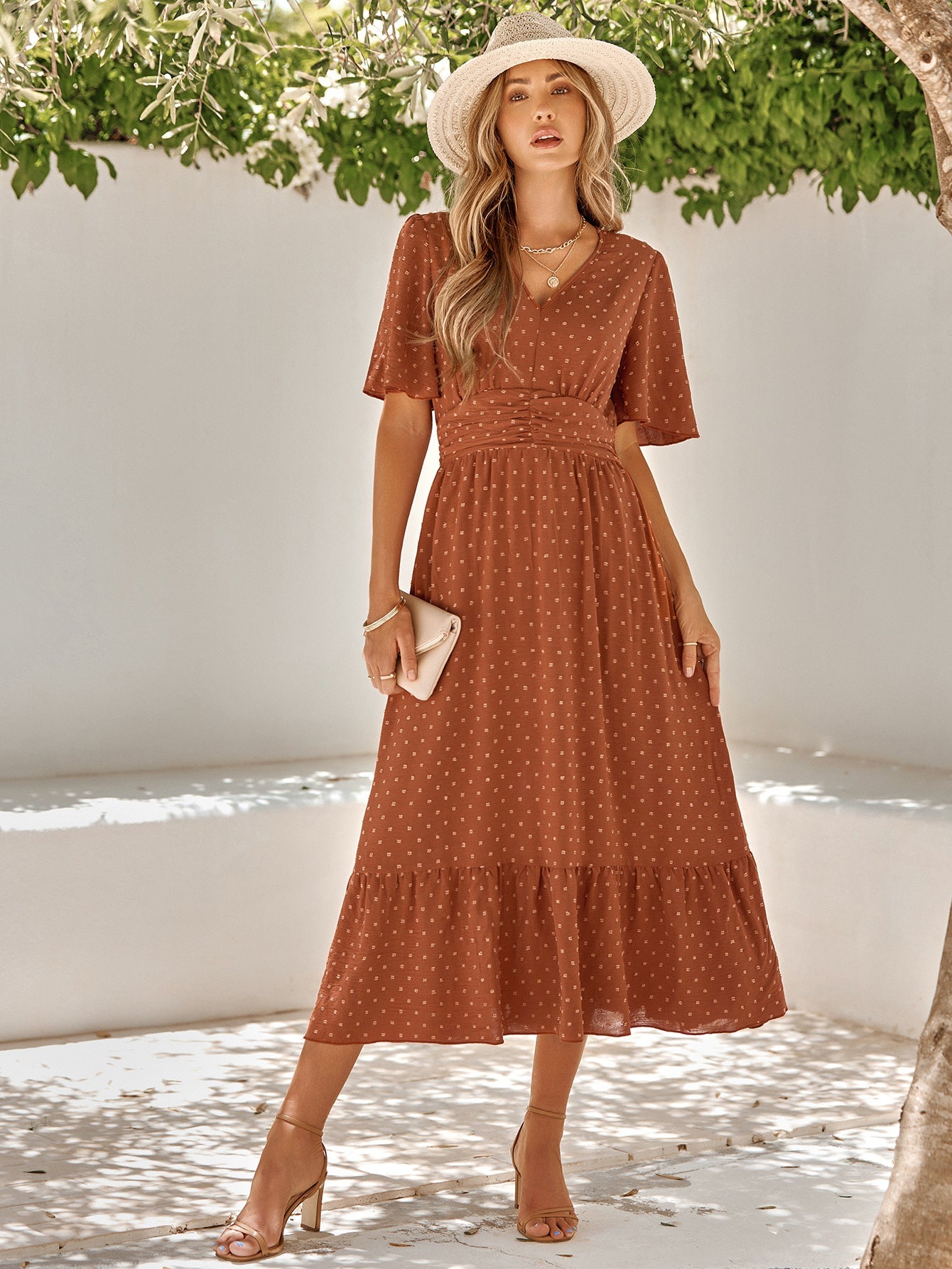 Modebewusstes Damen-Midi-Kleid mit V-Ausschnitt und Volant-Saum