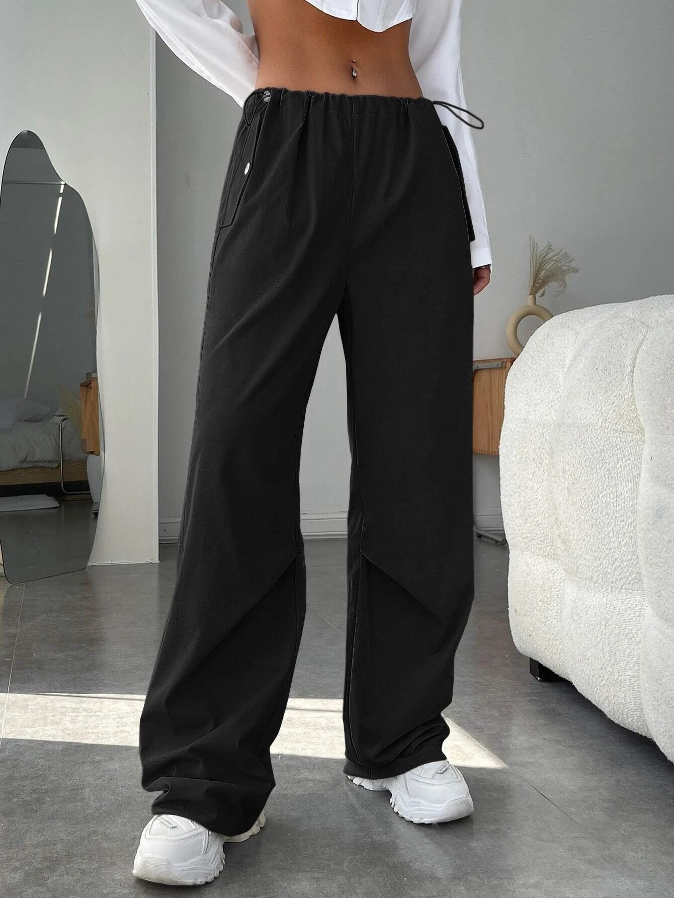 Bequeme Damenhose mit Seitentaschen und Kordelzug von MODEGEIST