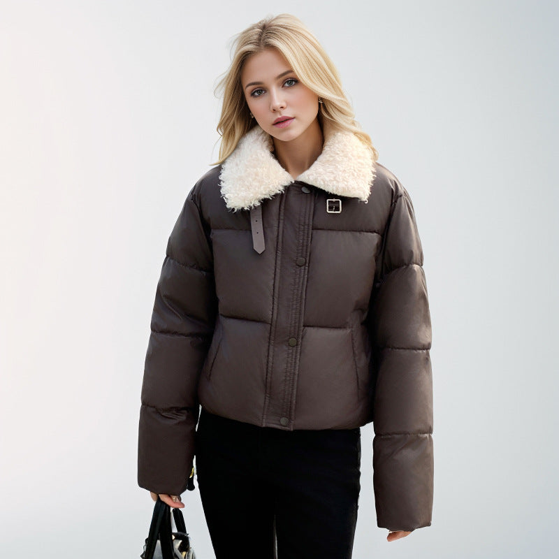 Damen kurze, gefütterte Winterjacke mit elegantem Kunstfellkragen ModeGeist