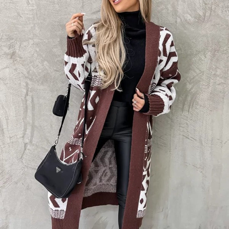 Damen Strickmantel mit modernem grafischen Muster und lässiger Passform ModeGeist