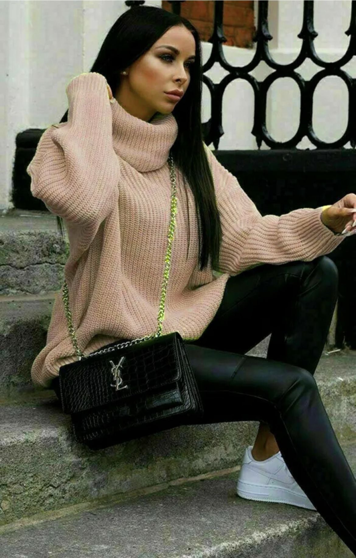 Damen Oversized-Strickpullover mit hohem Kragen und lässigem Schnitt ModeGeist