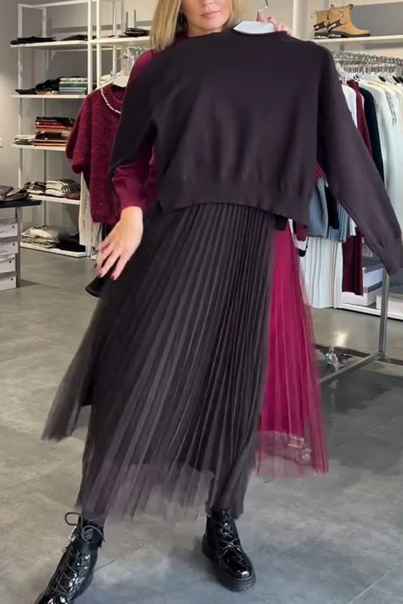 Damen Elegantes Faltenrock- und Pullover Set ModeGeist