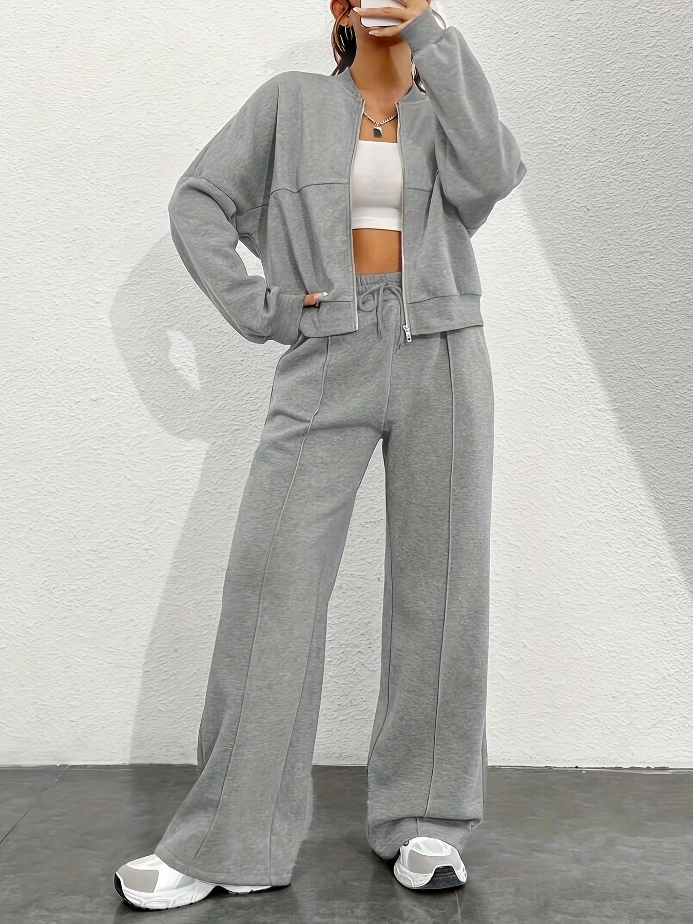 Damen lässiger Sweat-Anzug mit komfortablem Schnitt und praktischen Taschen ModeGeist