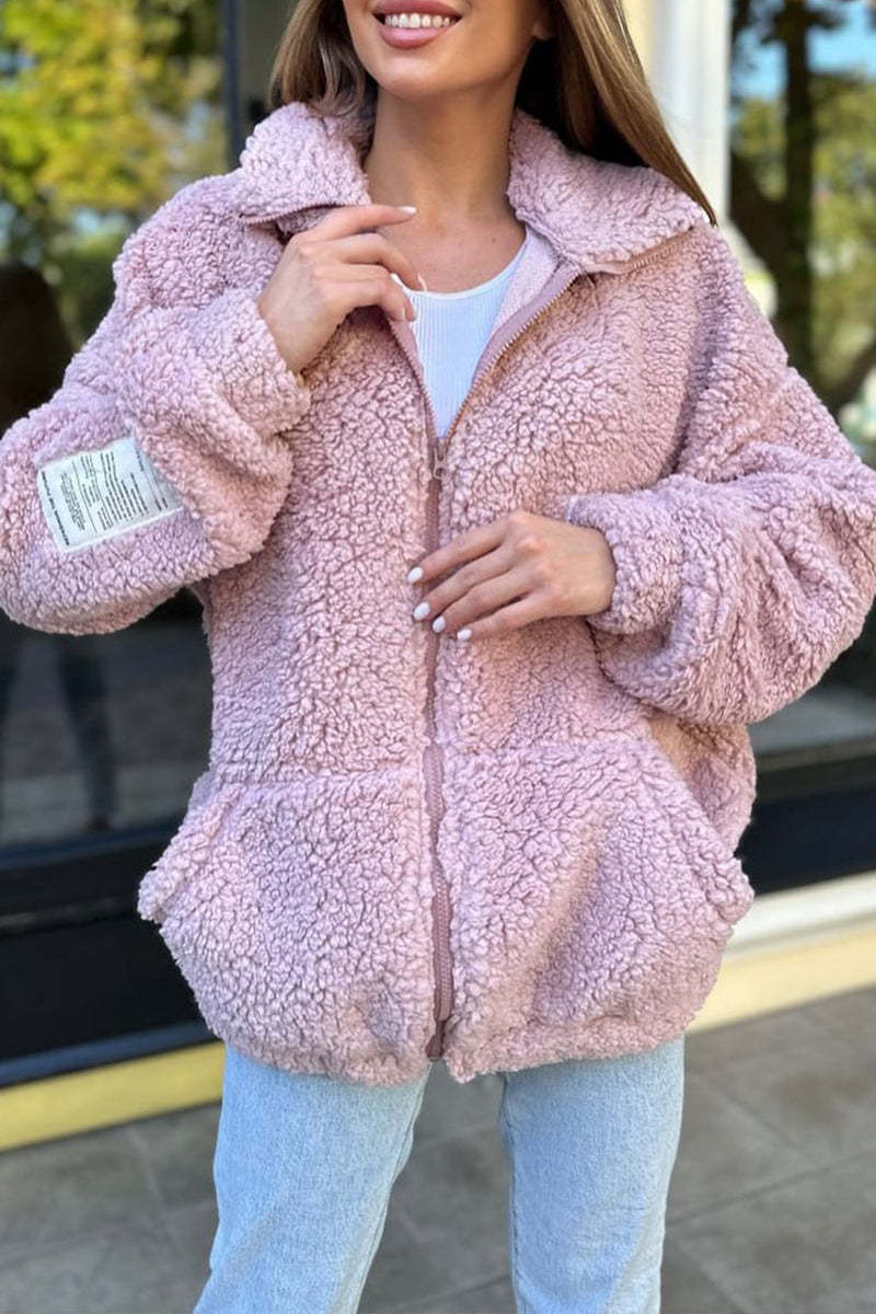 Damen Kuschelige Fleecejacke mit praktischen Taschen und hohen Kragen ModeGeist
