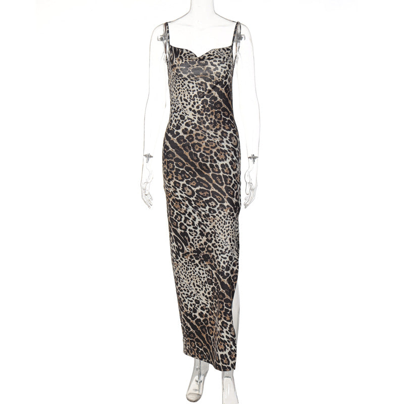 Elegantes, figurbetontes Maxikleid mit Animalprint und Schlitz von MODEGEIST