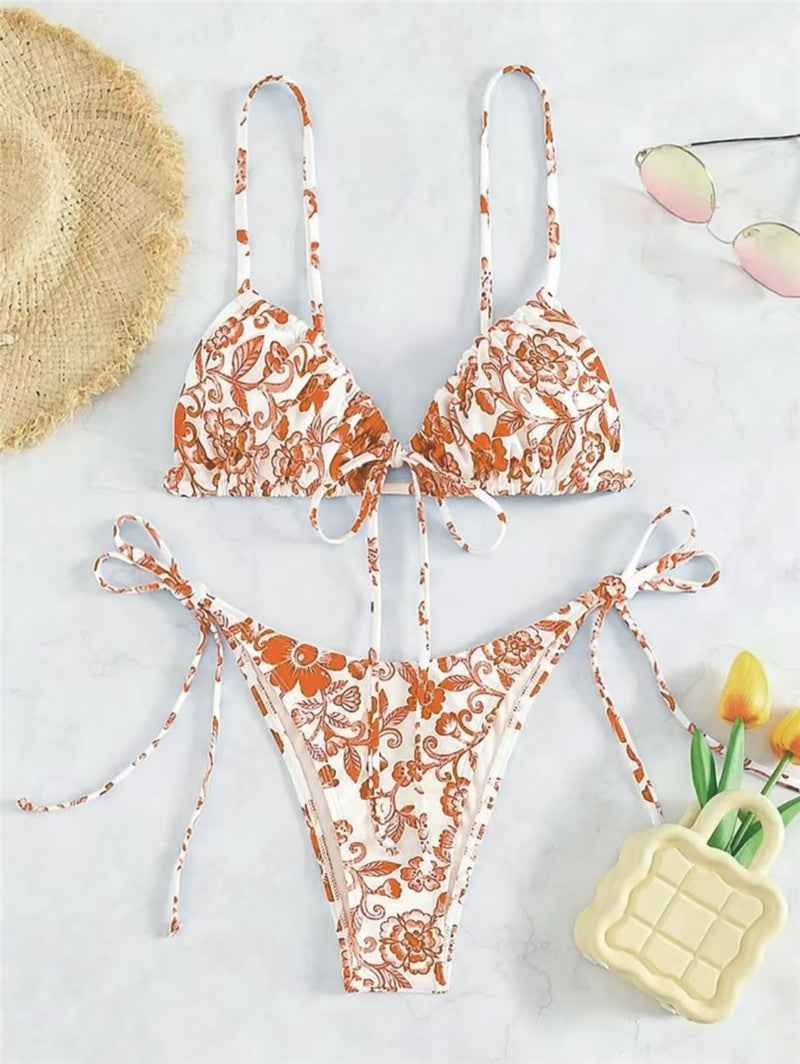 Modischer Dreieck-Bikini mit Blumenprint und verstellbaren Bändern