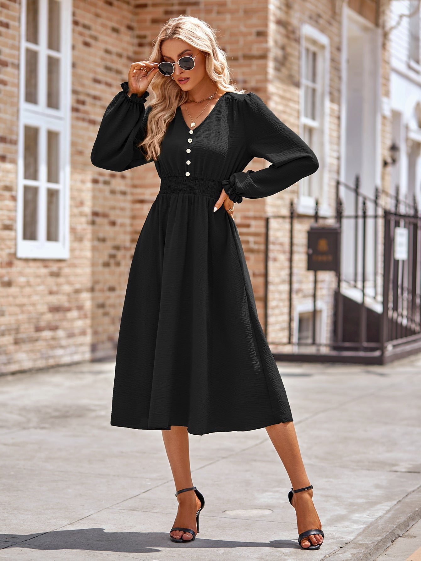 Wickelkleid für Damen, mit geraffter Taille und Knöpfen von MODEGEIST